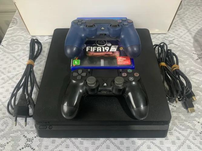 Ps4 slim 2 controles HD 1000 gigas com caixa