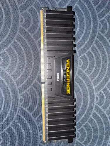 8gb DDR4 Corsair 2666mhz