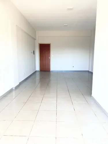 Alugo Sala comercial (104 sul)
