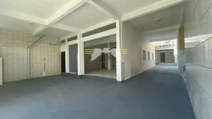 OPORTUNIDADE - CASA COML - RESIDENCIAL - CRECHE - LOCACÃO E VENDA- 335m² ÁREA CONSTRUIDA-