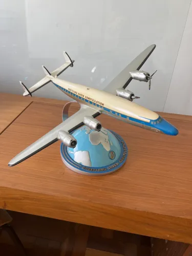 Vendo Avião Super Constellation da marca Breitling de relógios de luxo suíços! 