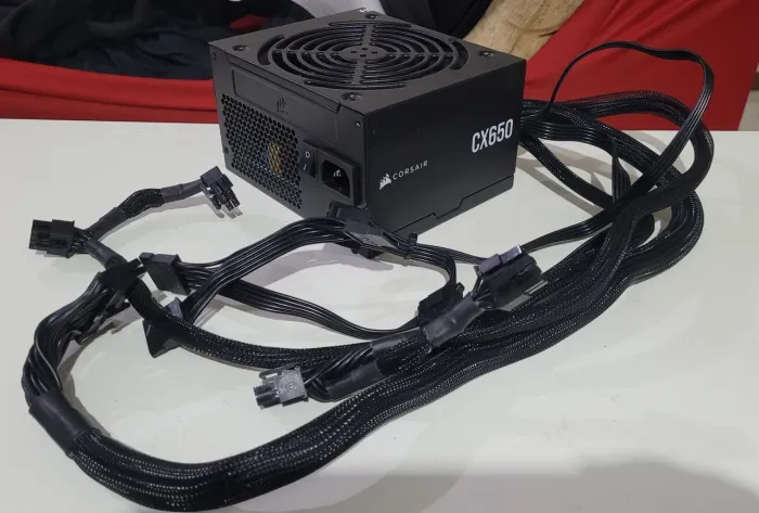 Fonte Corsair 650W