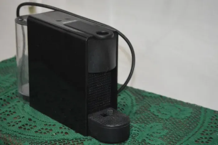 Cafeteira Nespresso Essenza mini