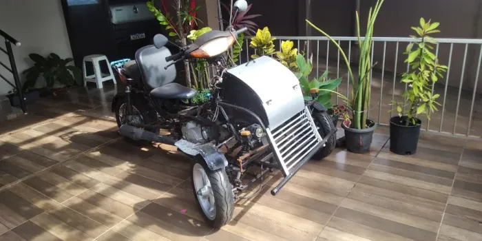 Honda Biz adaptada