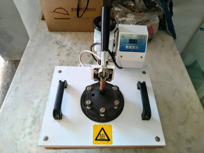 Prensa Térmica 4 em 1- Máquina de Estampar Camisetas, Canecas, Bonés e Pratos