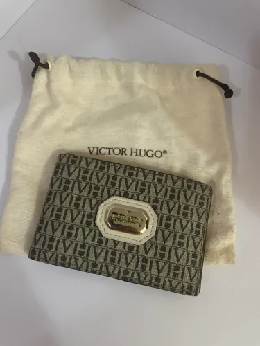 Porta Cartão Victor Hugo 