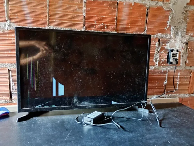 Tv Samsung quebrada