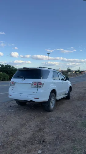 Toyota Hilux SW4 SR 4X2 2.7/2.7 Flex 16V Mec. 2013