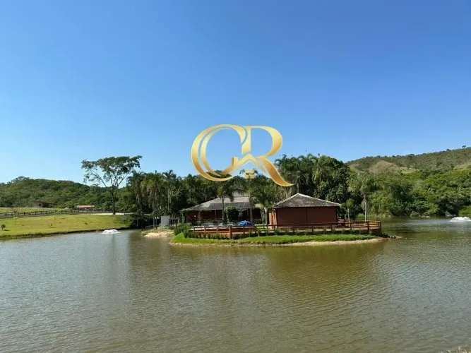 Sitio alto padrão de luxo em Gameleira de Goiás