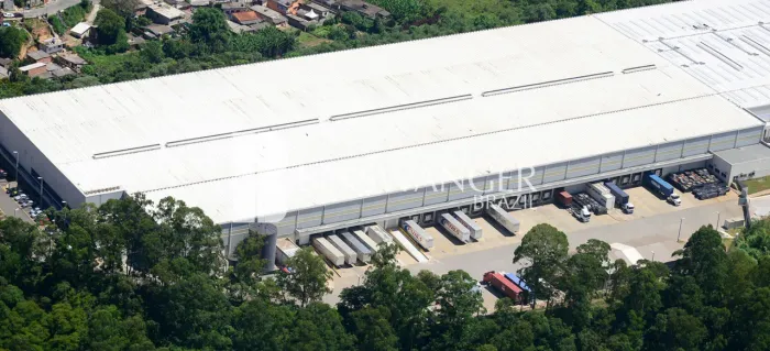 Condomínio para locação em Embu das Artes com 45.487m²