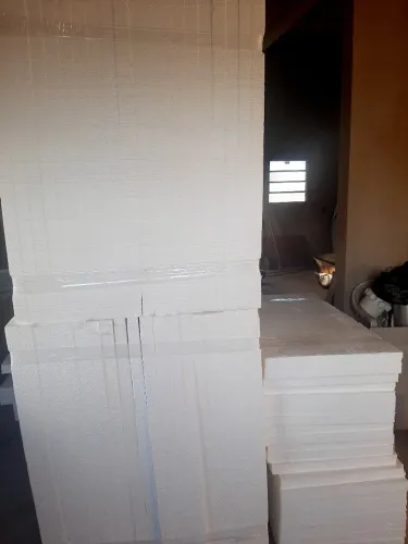 Vendo folhas de isopor 