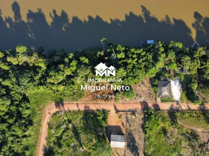 Condomínio de chácaras junto ao Rio Candeias