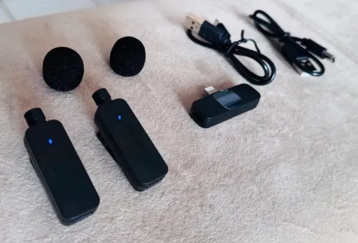 02 Microfones Boya By V2 Sem Fio 2.4g Lapela