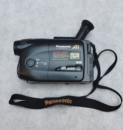 Panasonic Slim Palmcorder NV-A1