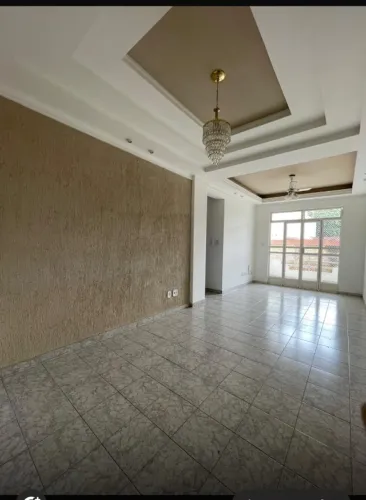 Apto G.Duquesa:elevador, sol manhã, condomínio acessível, 1 suíte +1 de quarto