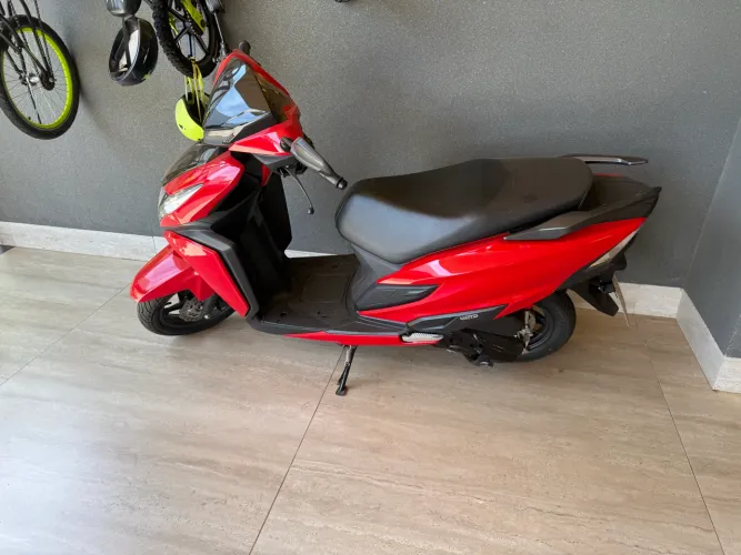 Moto novíssima! Pra vender rápido.
