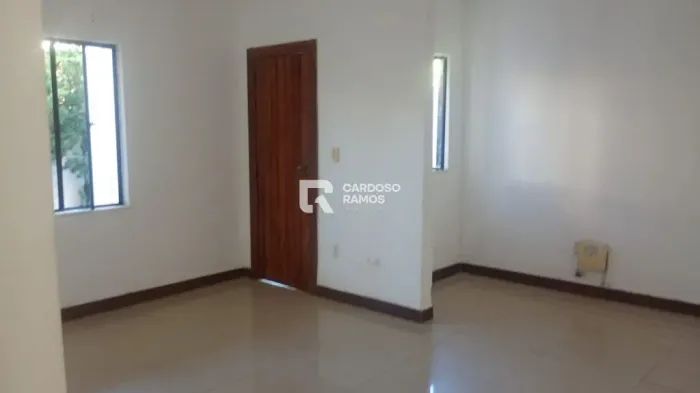 Ampla casa em Village residencial, duplex, com 3 quartos, sendo 1 suíte | Locação