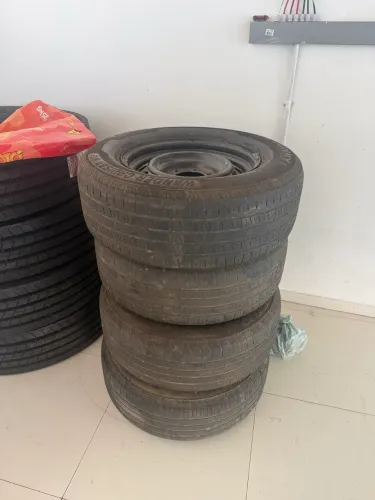Rodas de ferro aro 17 com pneu 