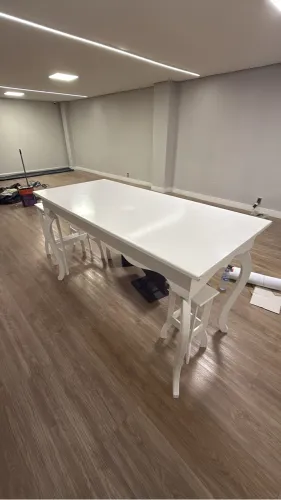 Mesa para festa com 3 paradores ótimo estado