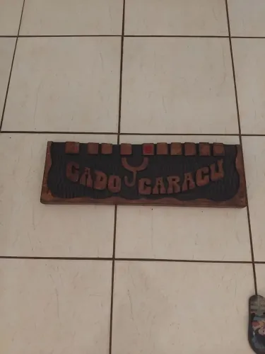 Placa de madeira antiga 