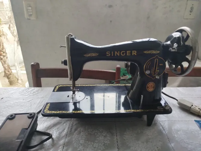 Máquina de costura Singer 15c