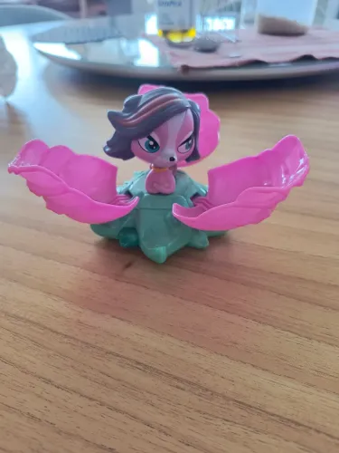 Littlest Pet Shop Zoe Trent