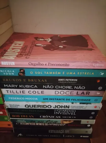 Vendo lote de livros , quadrinhos e mangás em ótimo estado