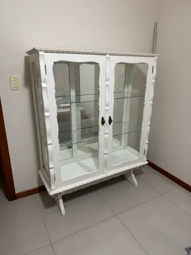 Cristaleira reformada - móvel antigo madeira maciça 