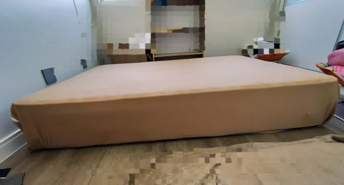 Colchão Casal Seminovo (Molas Ensacadas + Espuma D33)