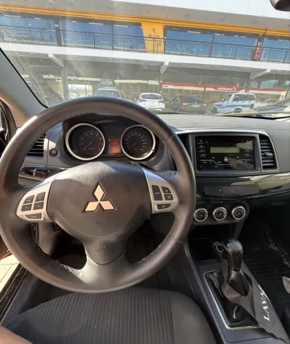 Mitsubishi Lancer 2.0 16V 160cv Mec. 2017