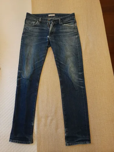 Linda calça jeans UNIQLO, Tam 38 (29-32 usa) slim fit. Veste muito bem. Oportunidade.