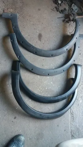 Acabamento para-lama Palio
