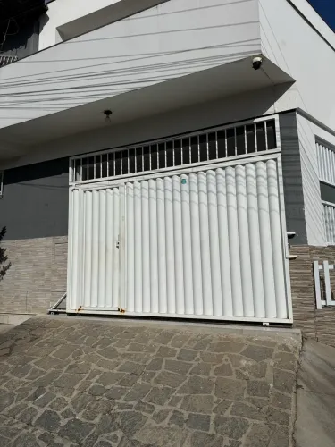 Portao de garagem alumínio semi novo