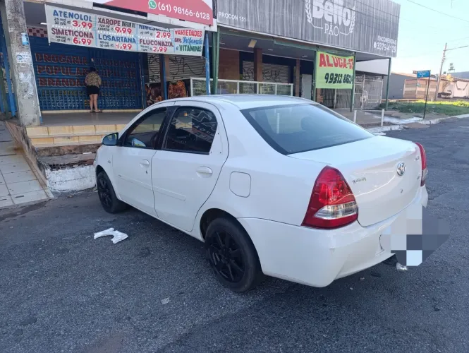 Toyota Etios XS Sedan 1.5 Flex 16V 4P Mec. 2014