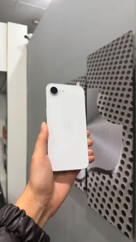 iPhone 16E branco 128GB ( com garantia de 90 dias - seminovo