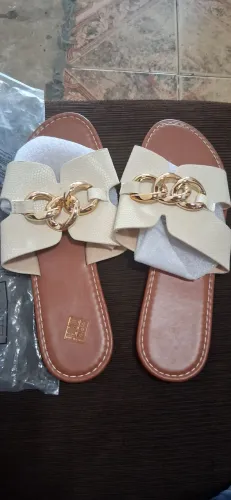Vendo esta sandalia pontuação 41
