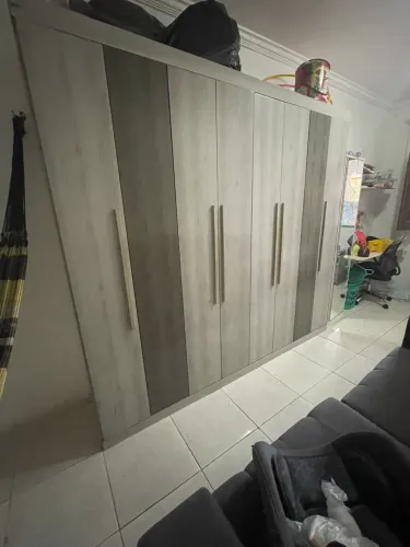Vendo guarda-roupa 6 portas