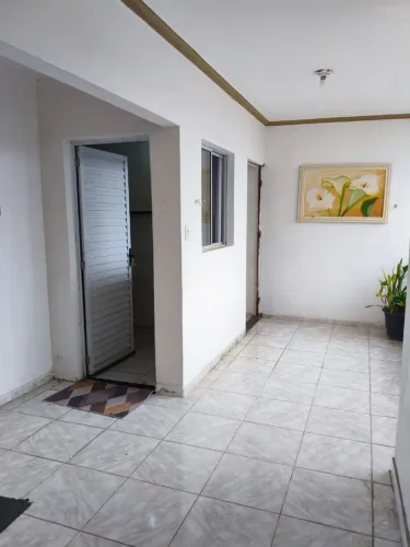 Quarto suíte mobiliado + cozinha 