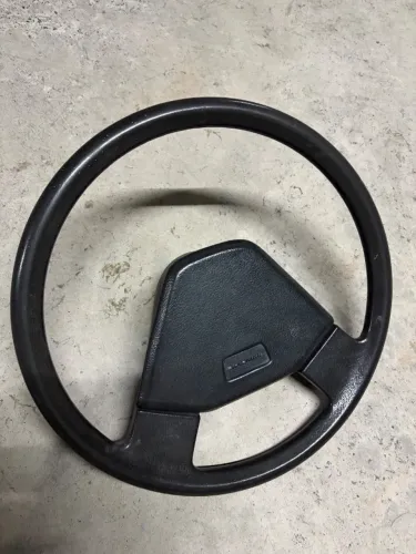 Volante opala diplomata ano 87/88 preto 