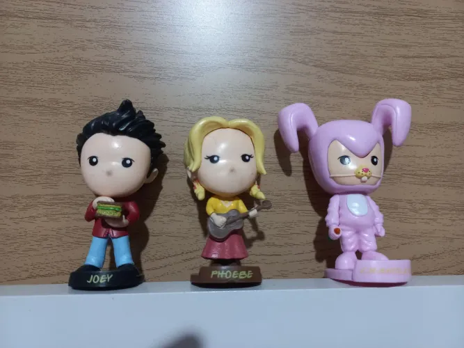 3 personagens miniatura Friends