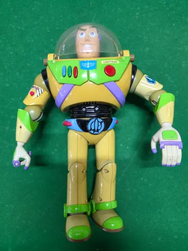 Buzz ligthier sem a asa