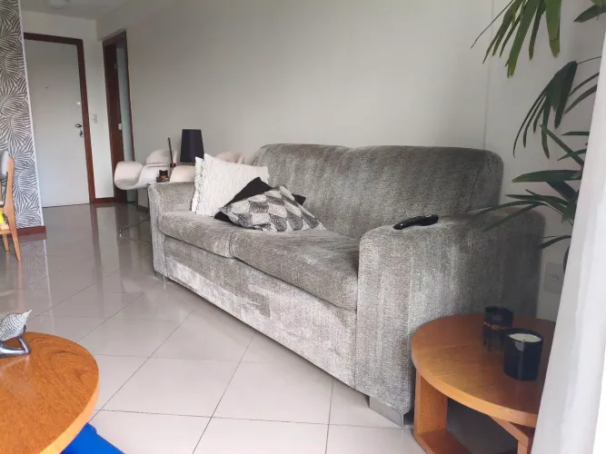 Quase de GRAÇA! Vendo sofá em ótimo estado