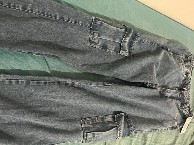 Calça cargo jeans