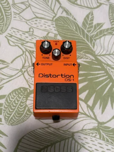 Boss Distortion DS-1