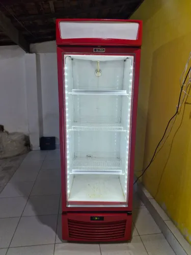 Expositor da fricon semi novo, todo original, 424 litros, funcionando perfeitamente