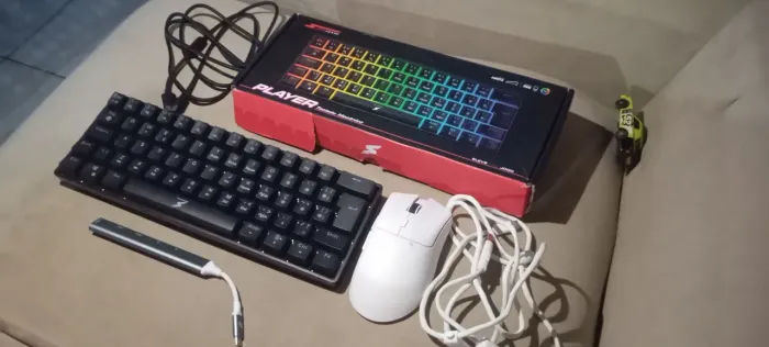 Teclado mecânico, mouse, ramby