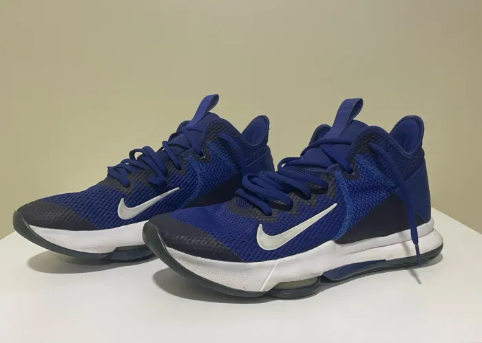 Tênis original Nike LeBron Witness 4 bem conservado tamanho 44