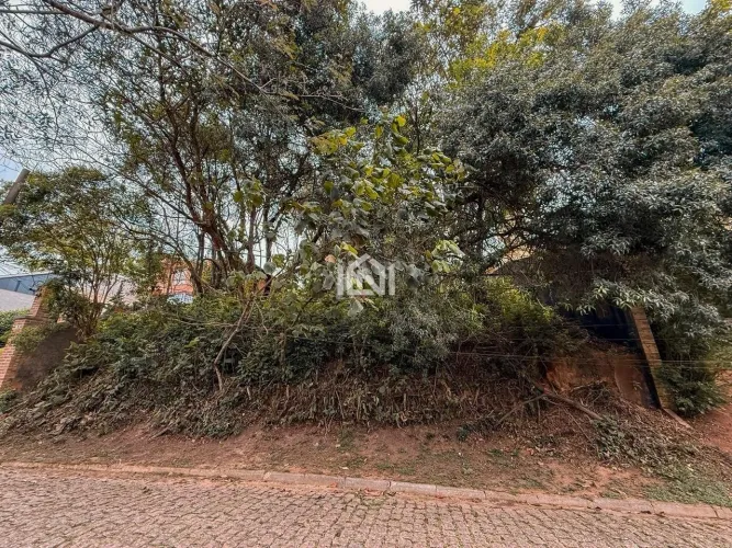 Terreno à venda no condomínio Granja Viana II