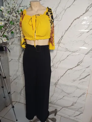 Calça Pantalona e cropped ciganinha 