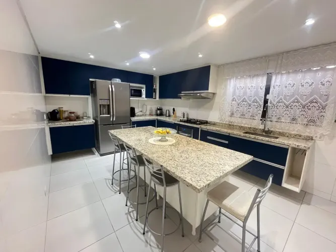 SOBRADO A VENDA SÃO JOSÉ DOS PINHAIS - ÓTIMA OPORTUNIDADE DE INVESTIMENTO